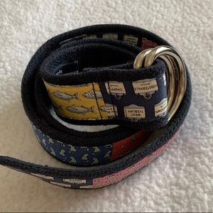 Vineyard Vines kid belt